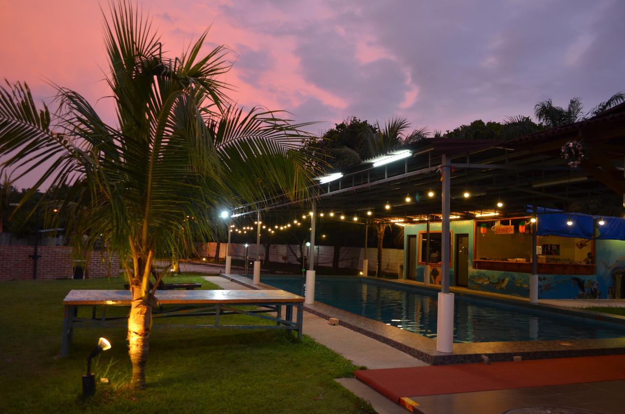 Sinar Eco Resort Kampong Bukit Panjang Exteriör bild