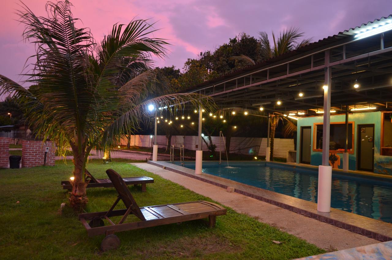 Sinar Eco Resort Kampong Bukit Panjang Exteriör bild