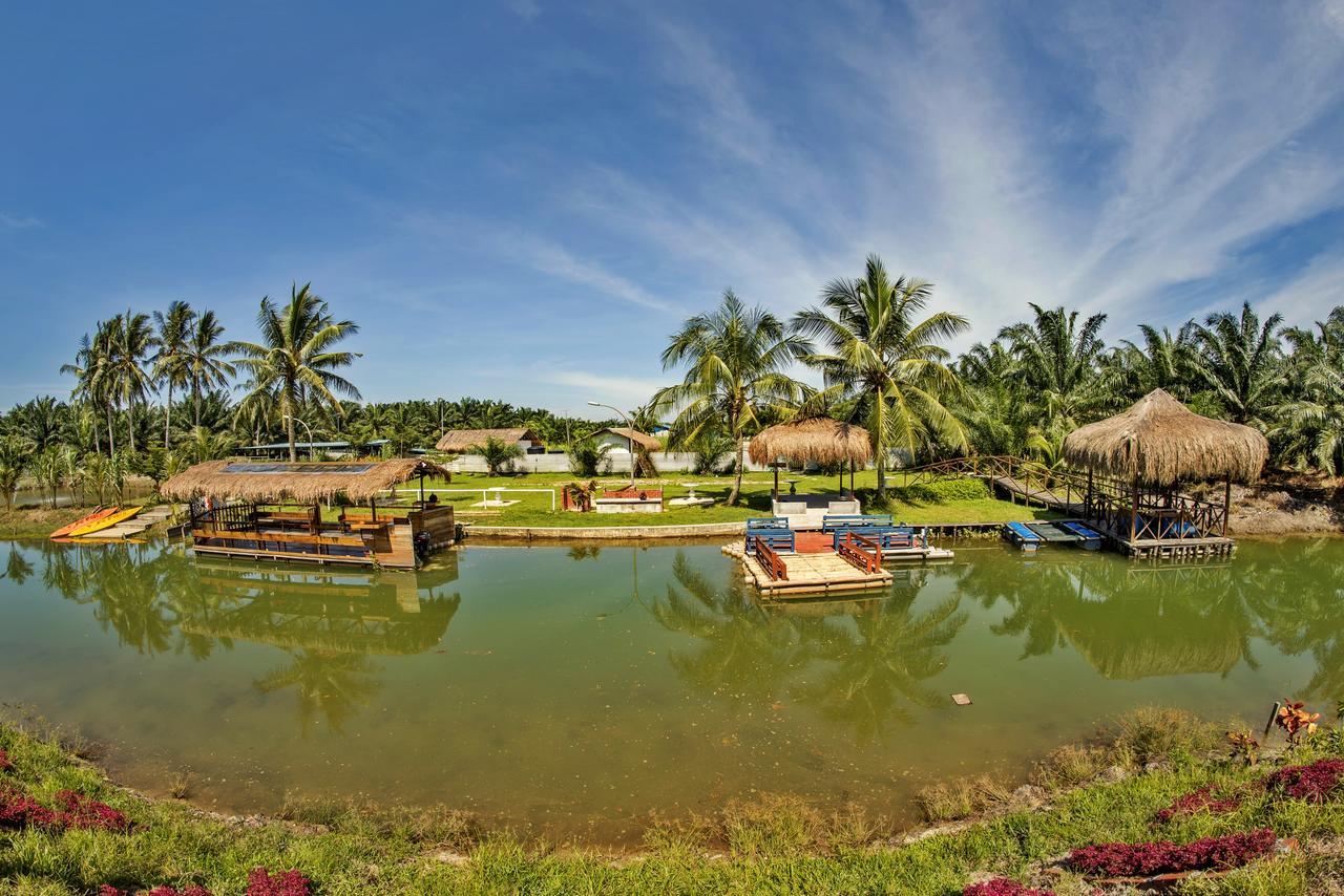 Sinar Eco Resort Kampong Bukit Panjang Exteriör bild